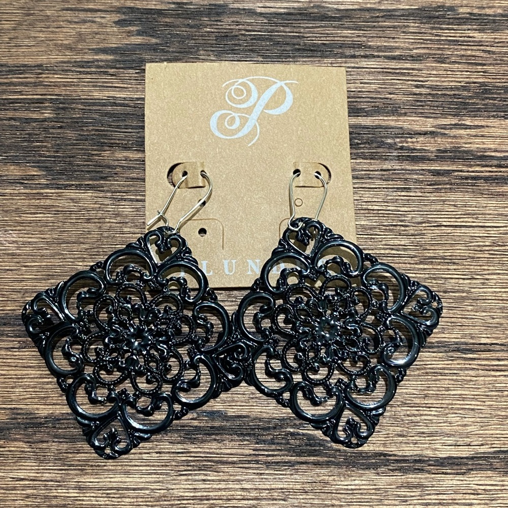 Black filigree earring